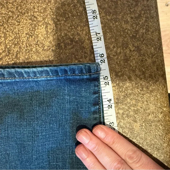 Lucky Brand Dark Wash Jeans  Straight Leg Size 4/27 - Picture 4 of 7